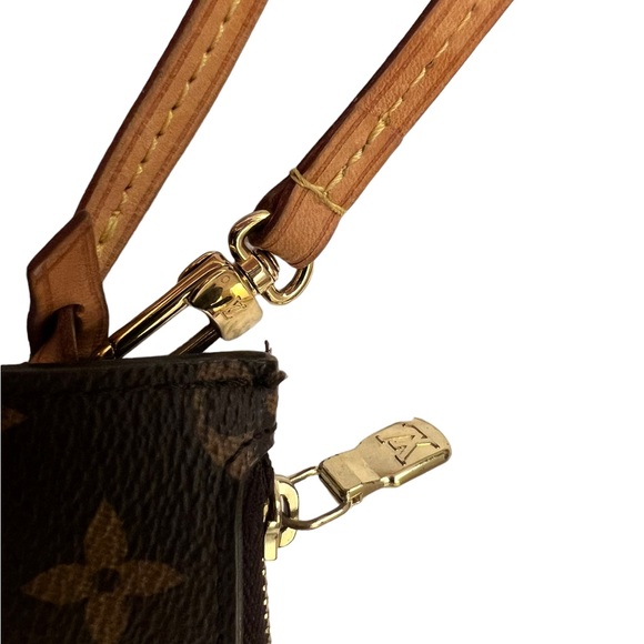 Authentic Louis Vuitton Monogram wristlet!  Great condition. Small spot on side. - Picture 11 of 14